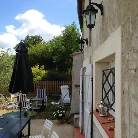 Demeure De 5 Avec Piscine Privee Jardin Clos Et Wifi A Hébergement de vacances Cailhau