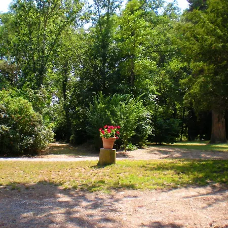 Hébergement de vacances Demeure De 5 Avec Piscine Privee Jardin Clos Et Wifi A *