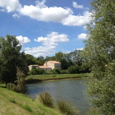 Demeure De 5 Avec Piscine Privee Jardin Clos Et Wifi A * Cailhau